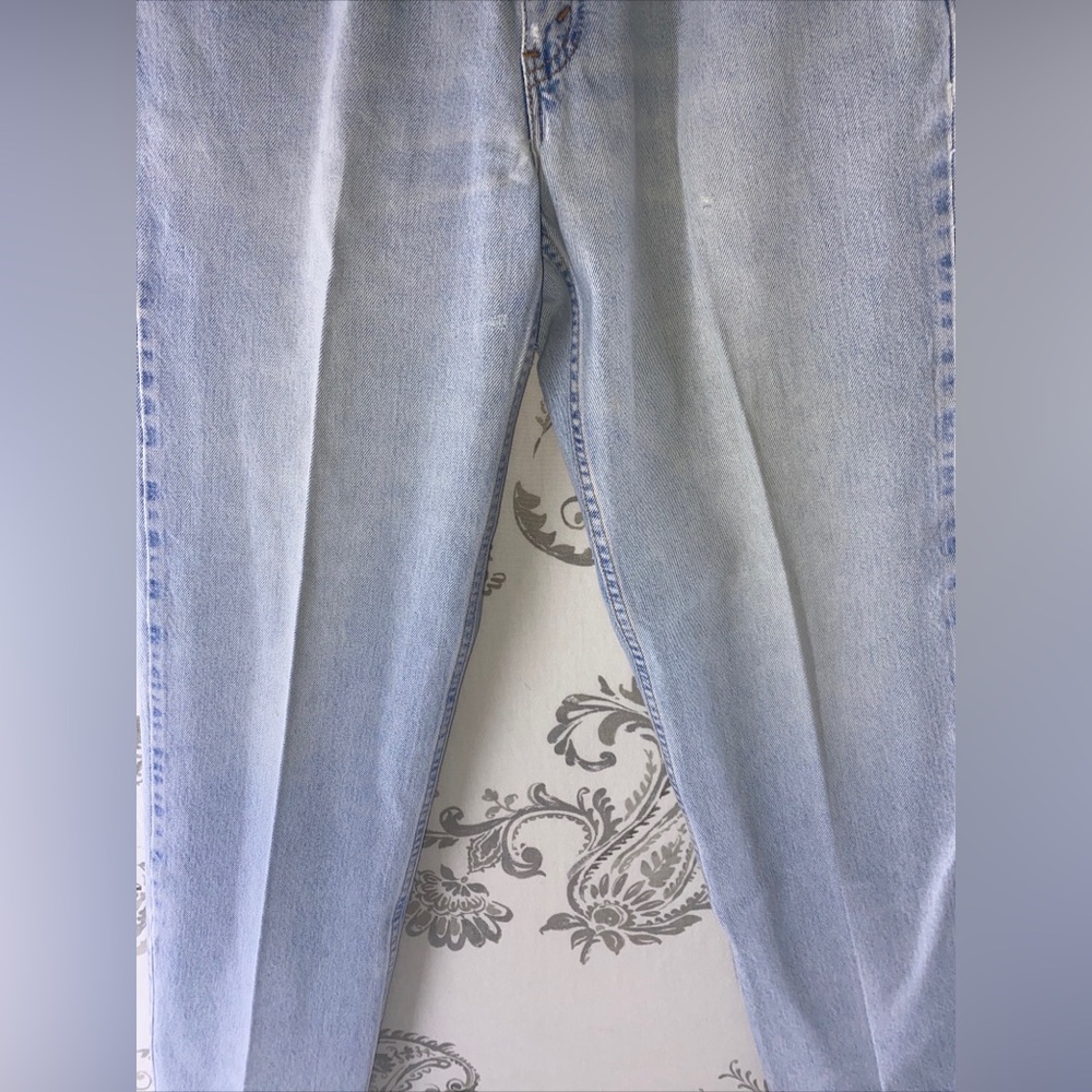 Vintage Levis 550 Relaxed Jeans
Light Blue Faded Denim
Made‎ USA 90s - Picture 3 of 14